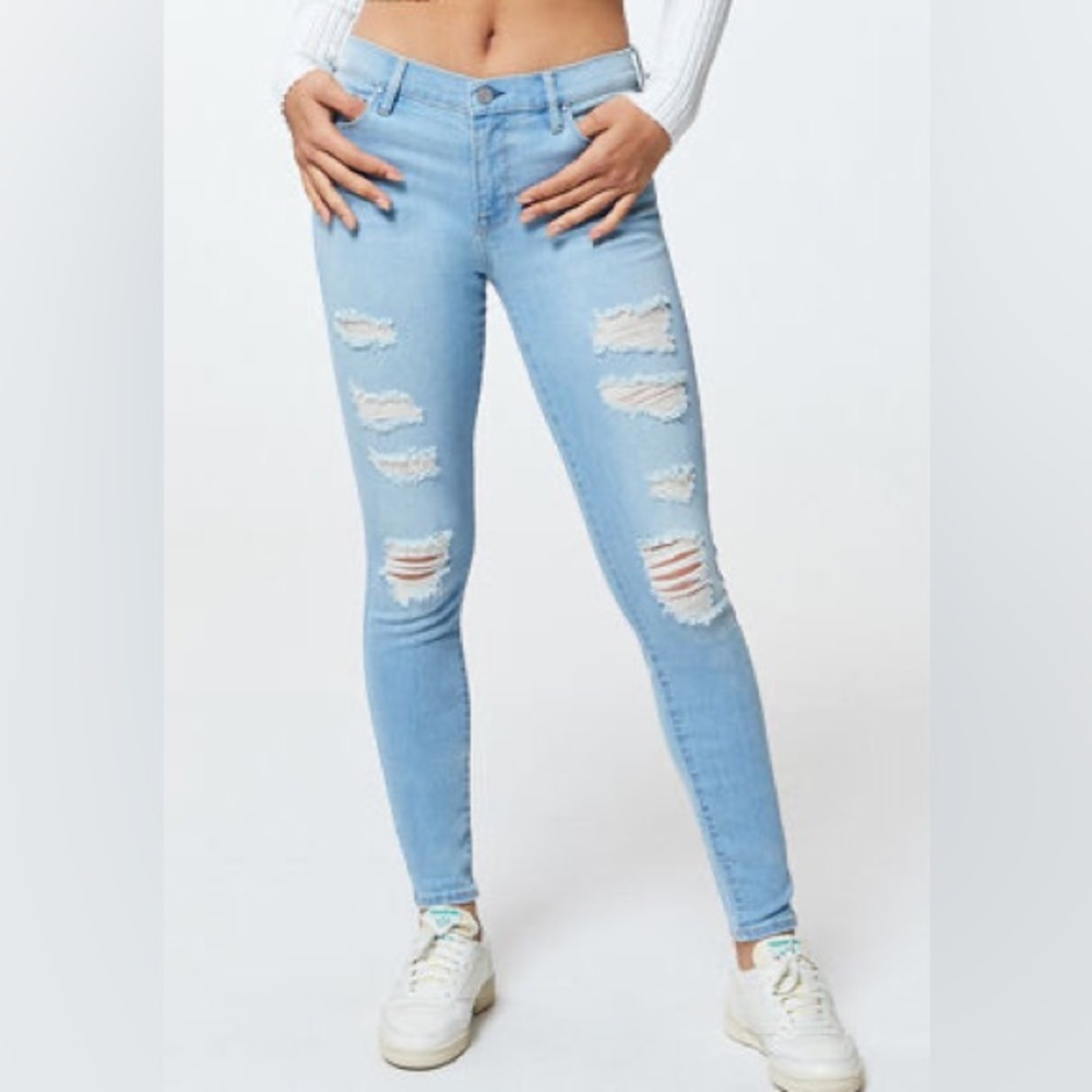 PacSun Lightwash Ripped Jegging